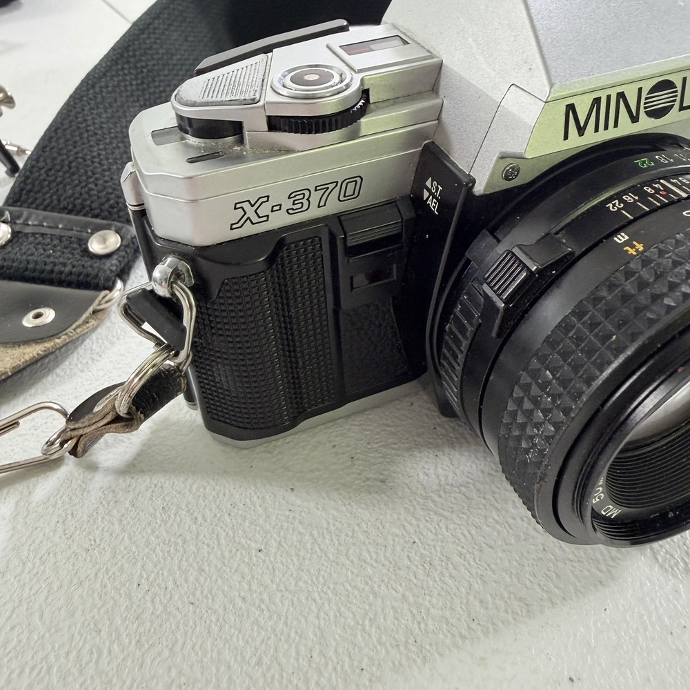 Minolta X-370 35mm SLR Film Camera W/ Lenses Flash Winder ALL UNTESTED AS IS - Picture 5 of 16